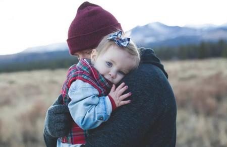父母的拥抱对孩子的好处有哪些