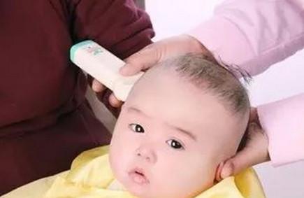 宝宝满月后应该剃胎毛吗？