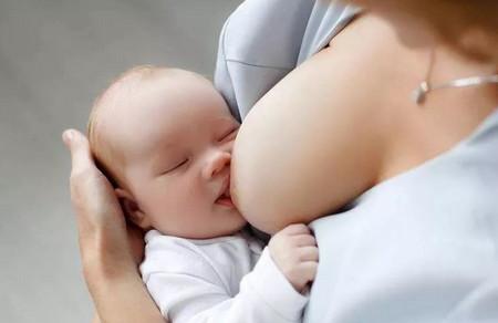 母乳喂养的哪些不当行为易引起肠绞痛？