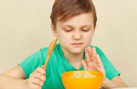 孩子吃饭太费劲怎么办？
