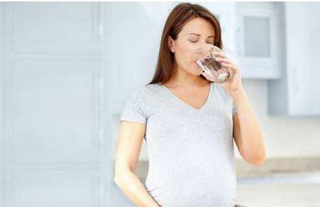 孕期什么时候喝水比较好