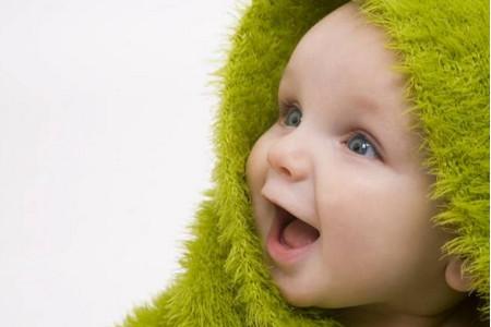 刚出生的宝宝多大能变成双眼皮？