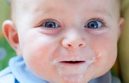 宝宝吃奶后总溢奶怎么办