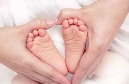 如何给宝宝断奶？