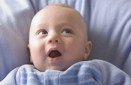 宝宝要长牙时会有什么表现？