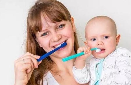 如何给宝宝清洁口腔?