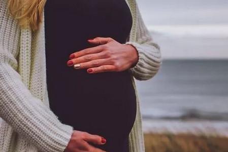 羊水浑浊是什么原因造成的