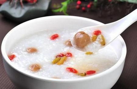 宝宝爱流口水吃什么好
