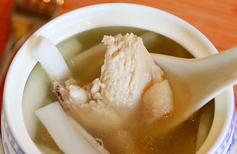 椰子鸡汤的做法 各种月子餐椰子鸡汤做法推荐