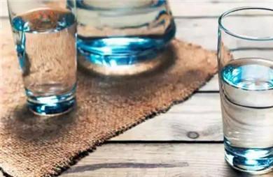 多喝水能排出胆结石吗 喝水真的这么有用吗？