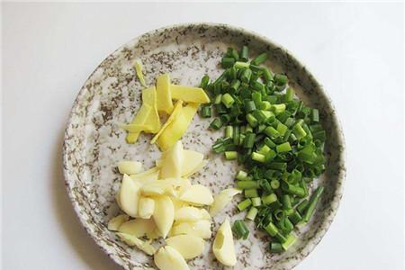 胆结石能吃葱姜蒜吗 葱姜蒜会刺激结石吗？