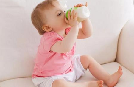 宝宝一岁后不戒奶瓶怎么样