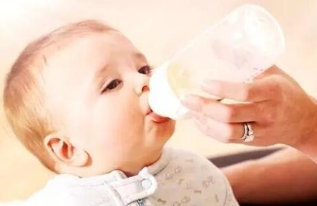 宝宝厌奶期脾气大不喝奶怎么办