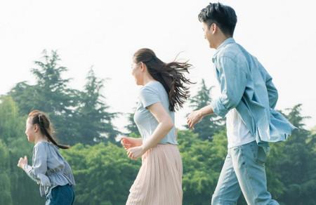 孩子经常哭闹不能打不能骂怎么办