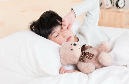 孩子爱赖床担心上学迟到怎么办