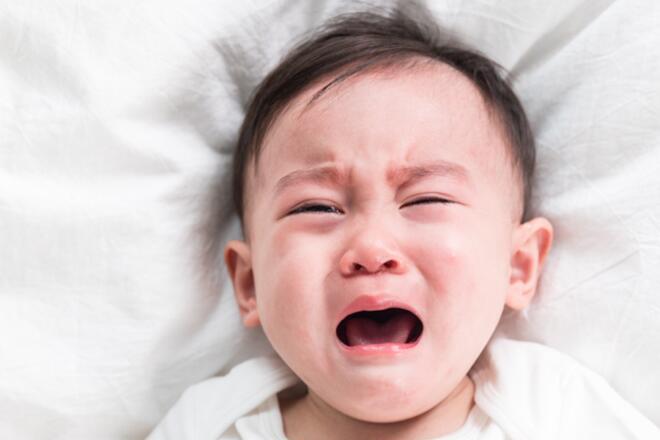 先天性喉喘鸣是怎么引起的