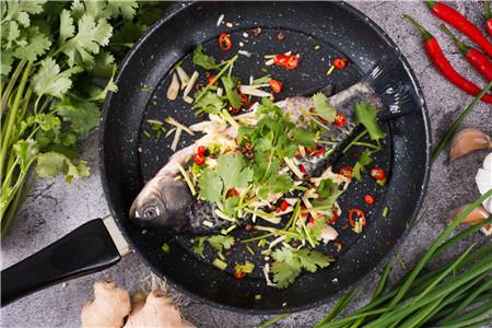 胆囊炎可以喝鲫鱼汤吗 鲫鱼汤对胆囊炎有影响吗？