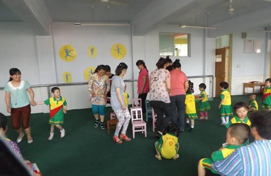 幼儿园小鱼逃走了教案