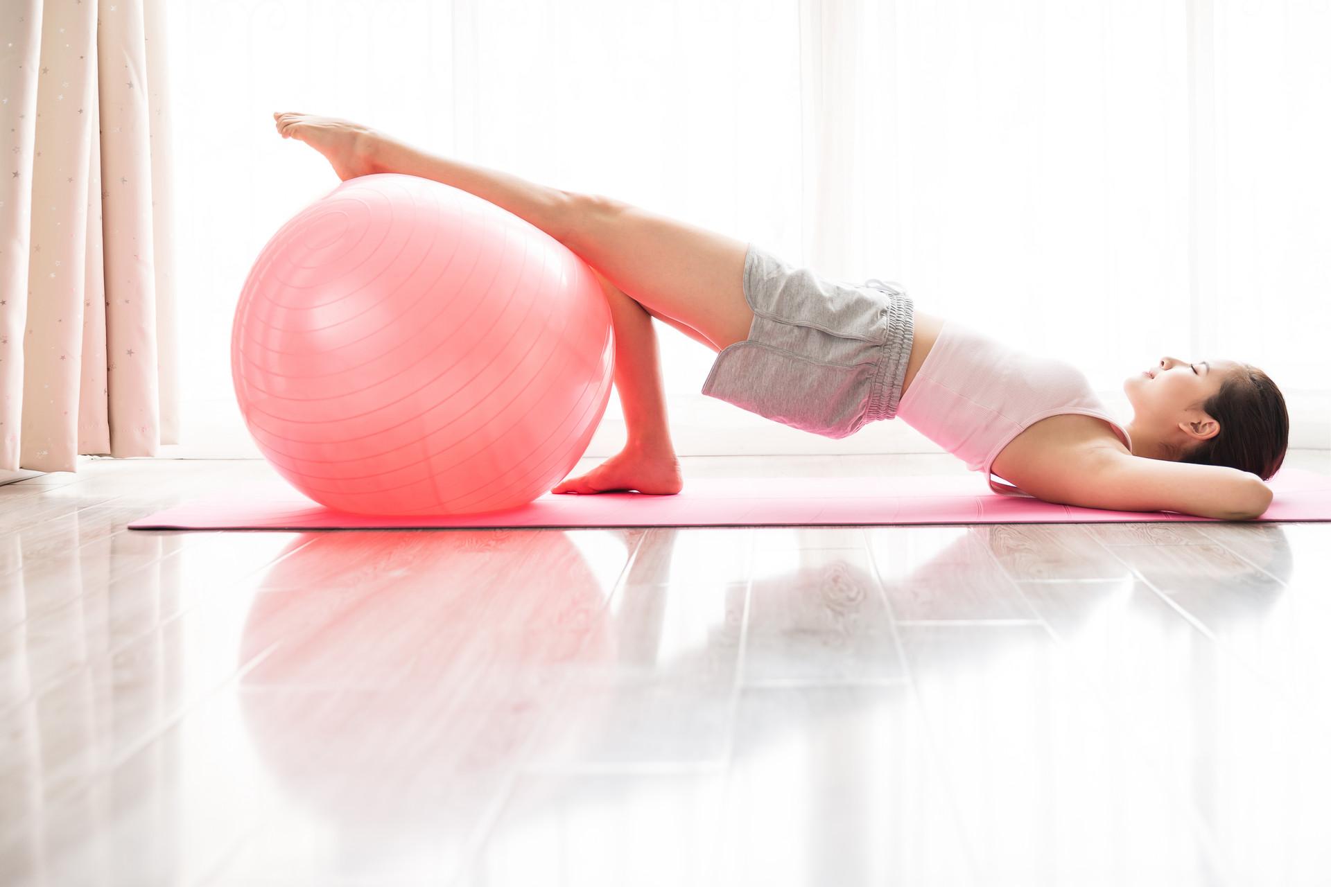 产后恢复的瑜伽体式