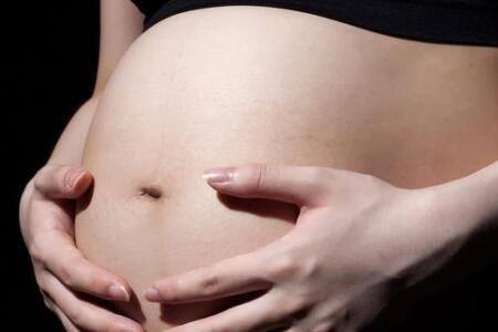 2021年4月什么时候剖腹产好  2021年4月生子吉日