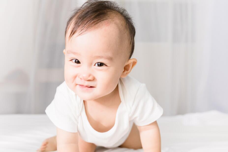 小儿腹胀推拿手法图解 宝宝肚子胀小儿推拿来帮忙