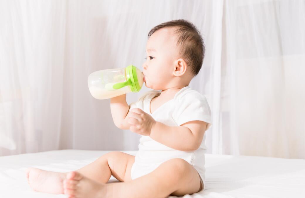 2岁宝宝一天奶量标准表，你家宝喝多了吗