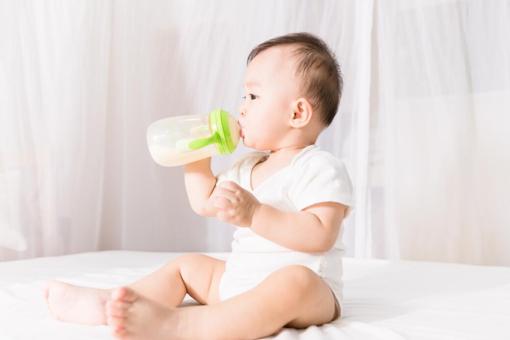 2岁宝宝一天奶量标准表，你家宝喝多了吗