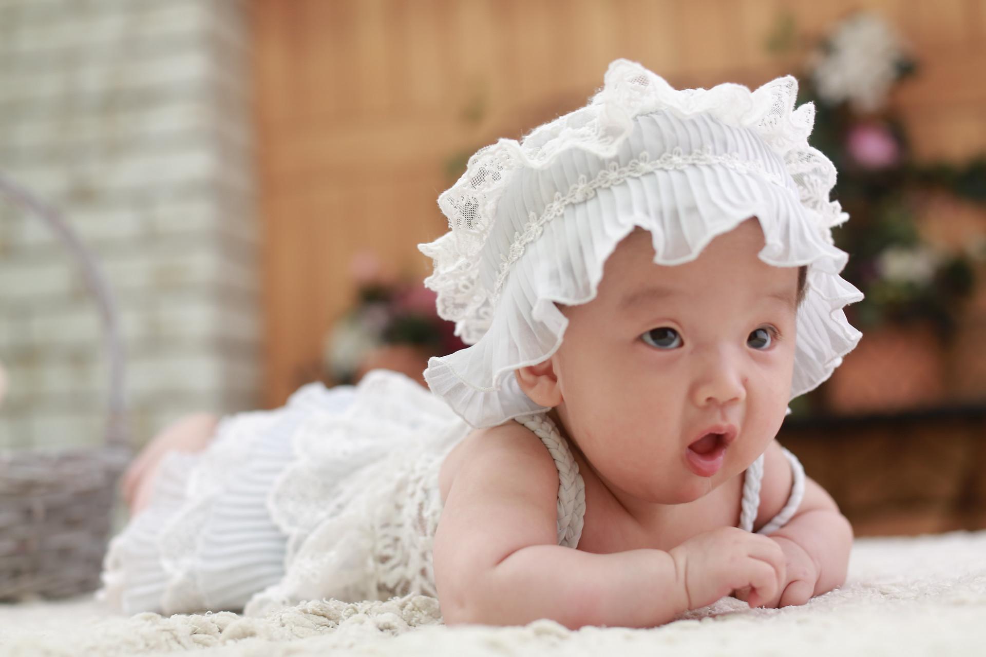 宝宝眼屎多又黄怎么办，要怎么清理才好呢