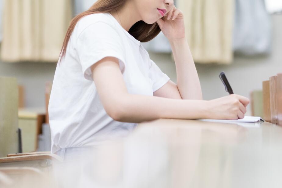 适合女生朗诵的诗歌