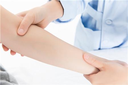 曲池的准确位置图