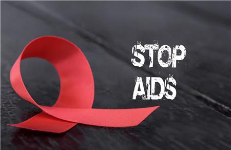艾滋病身上长小红点