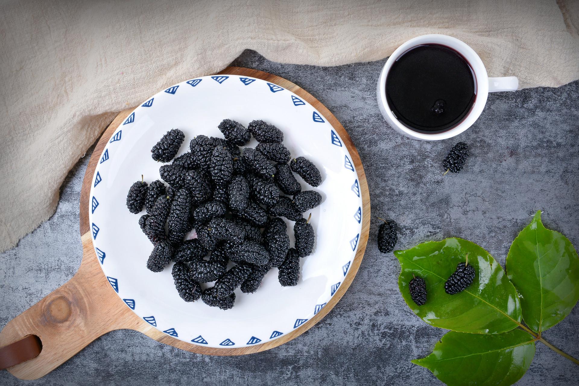 桑椹子泡酒功效与作用