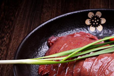 猪心与什么搭配炖汤 这么好喝的猪心汤必须得走起啊