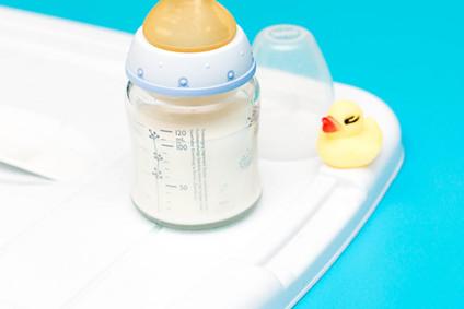 爱他美白金版和普通版有什么区别，三个版本详细介绍在这里