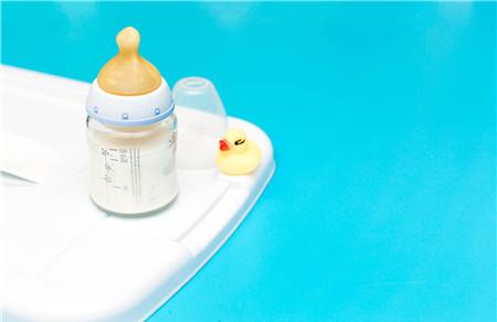 宝宝奶粉浓度高的症状有哪些 宝宝奶粉浓度过高的危害