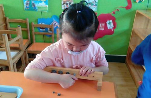 幼儿园中班拧螺丝教案