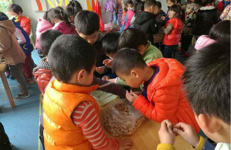 幼儿园大班剥花生教案