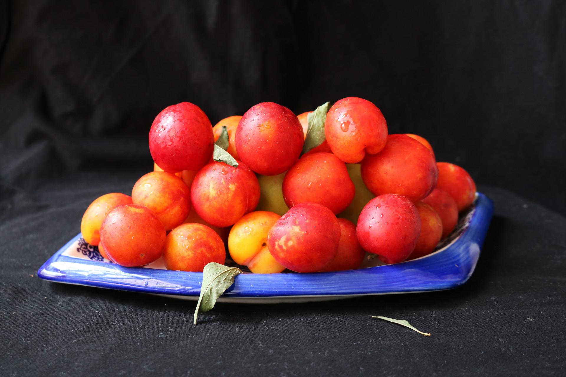 青皮红心的李子叫什么