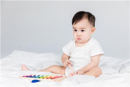 宝宝喷海盐水的危害 海盐水鼻腔喷雾有没有副作用