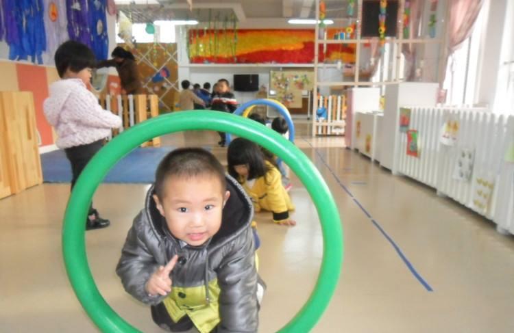 小班小兔找山洞教案