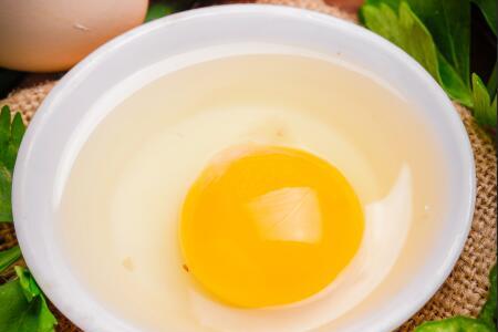 孕妇吃生鸡蛋会感染弓形虫吗