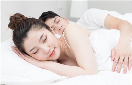 裸睡可以促进感情么