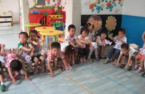 中班艺术小兔和狼教案
