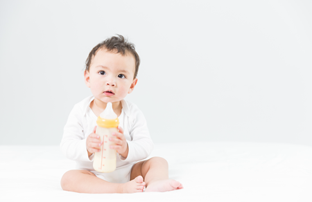 宝宝冲奶粉的几个常见误区