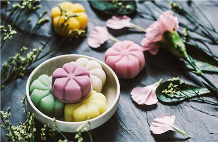 月经期间可以吃冰皮月饼吗 冰皮月饼会刺激月经吗？