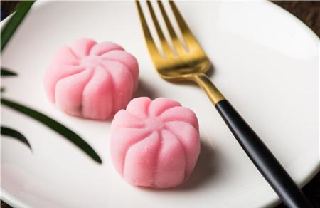 冰皮月饼一定要冷藏吗 冰皮月饼能常温保存吗？