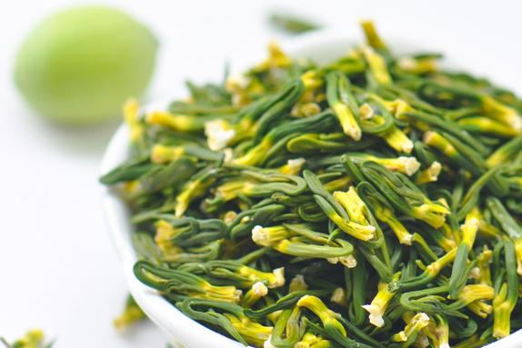 小孩可以喝莲子心泡水吗