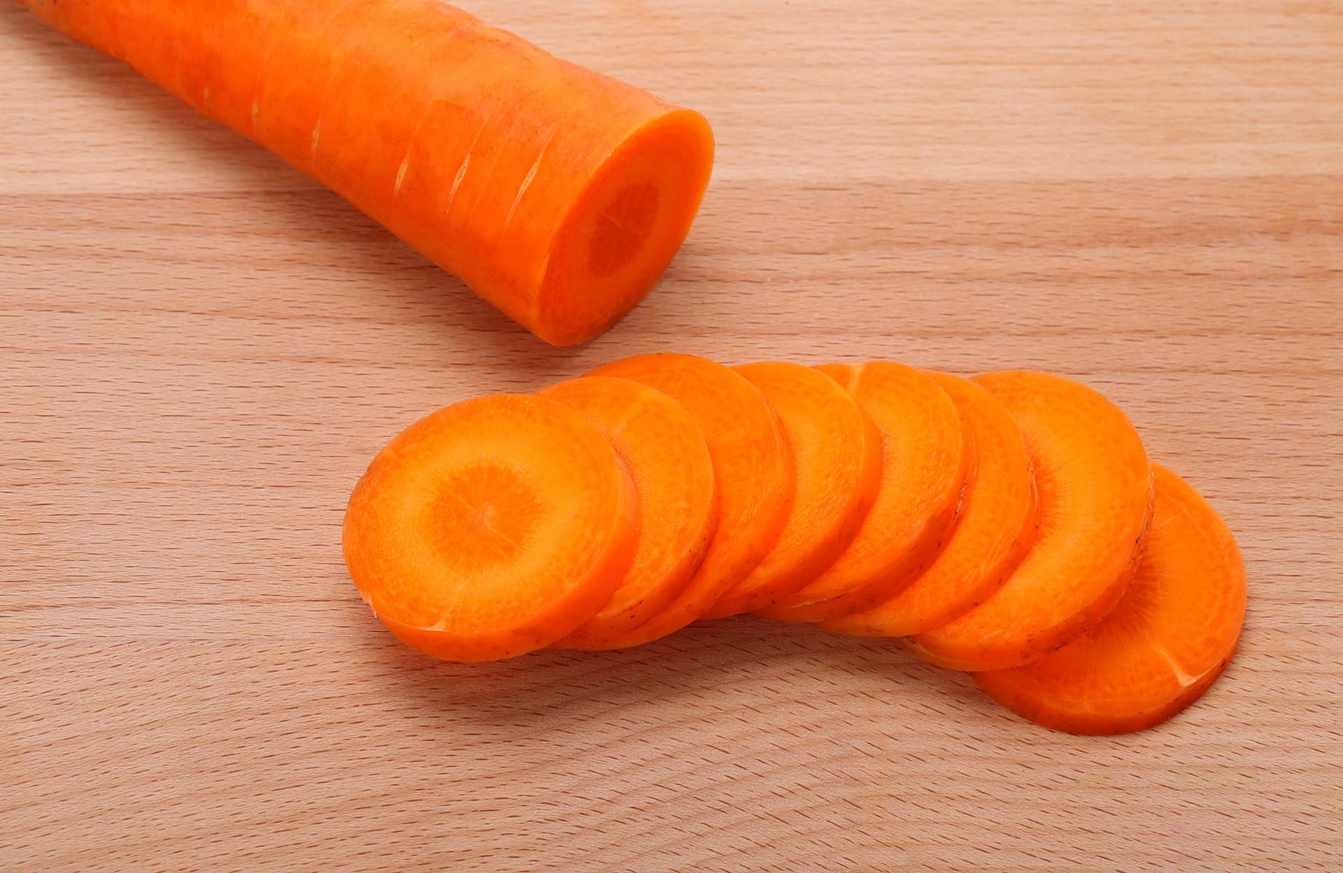 红萝卜和白萝卜哪个营养价值高