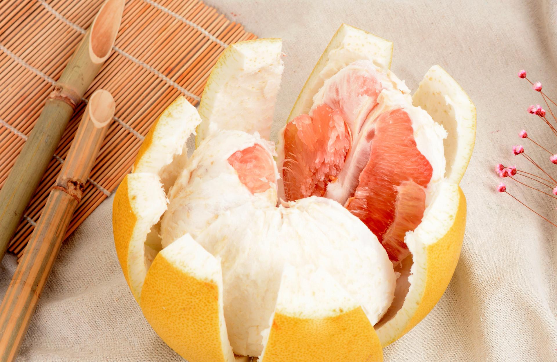 柚子怎么切吃起来方便抖音 超火的网红柚子切法