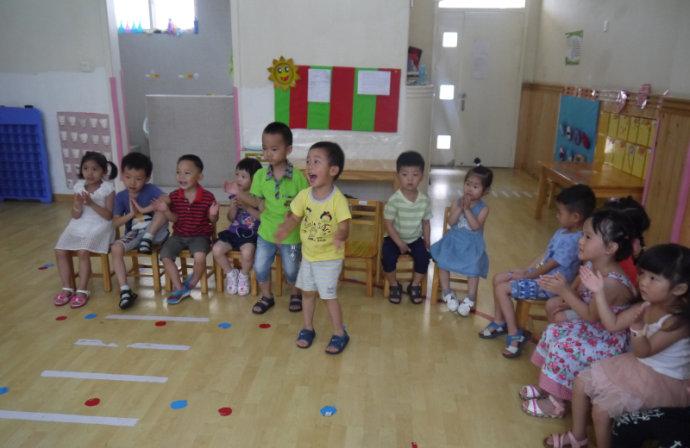 幼儿园中班头发肩膀膝盖脚教案